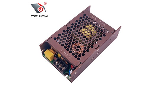 為何電源在使用中會(huì)當(dāng)機(jī)，關(guān)機(jī)后重新開啟又能再操作?